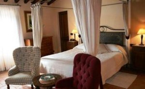Canopy bed Tuscan villa