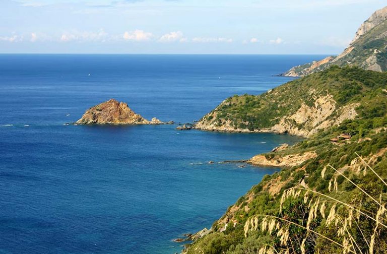 Southern Tuscany Walk to the Sea. Guides to Etruscan Sites, Sea Views